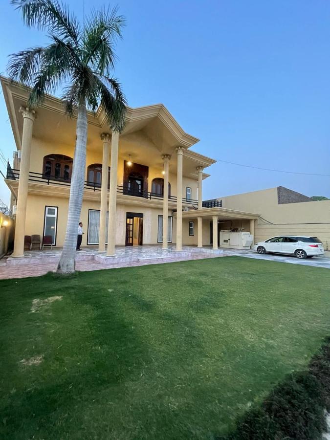Shelton Hotel Mardan Exterior photo